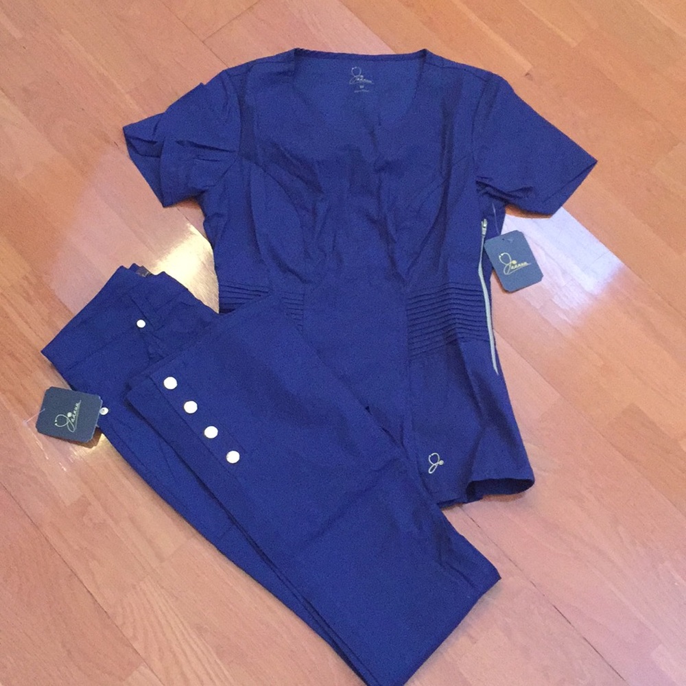 Jaannu Scrubs. Pintuck Top and Bootcut Pants.